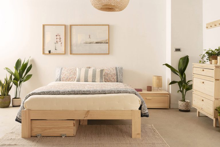 cama de madera con almacenaje