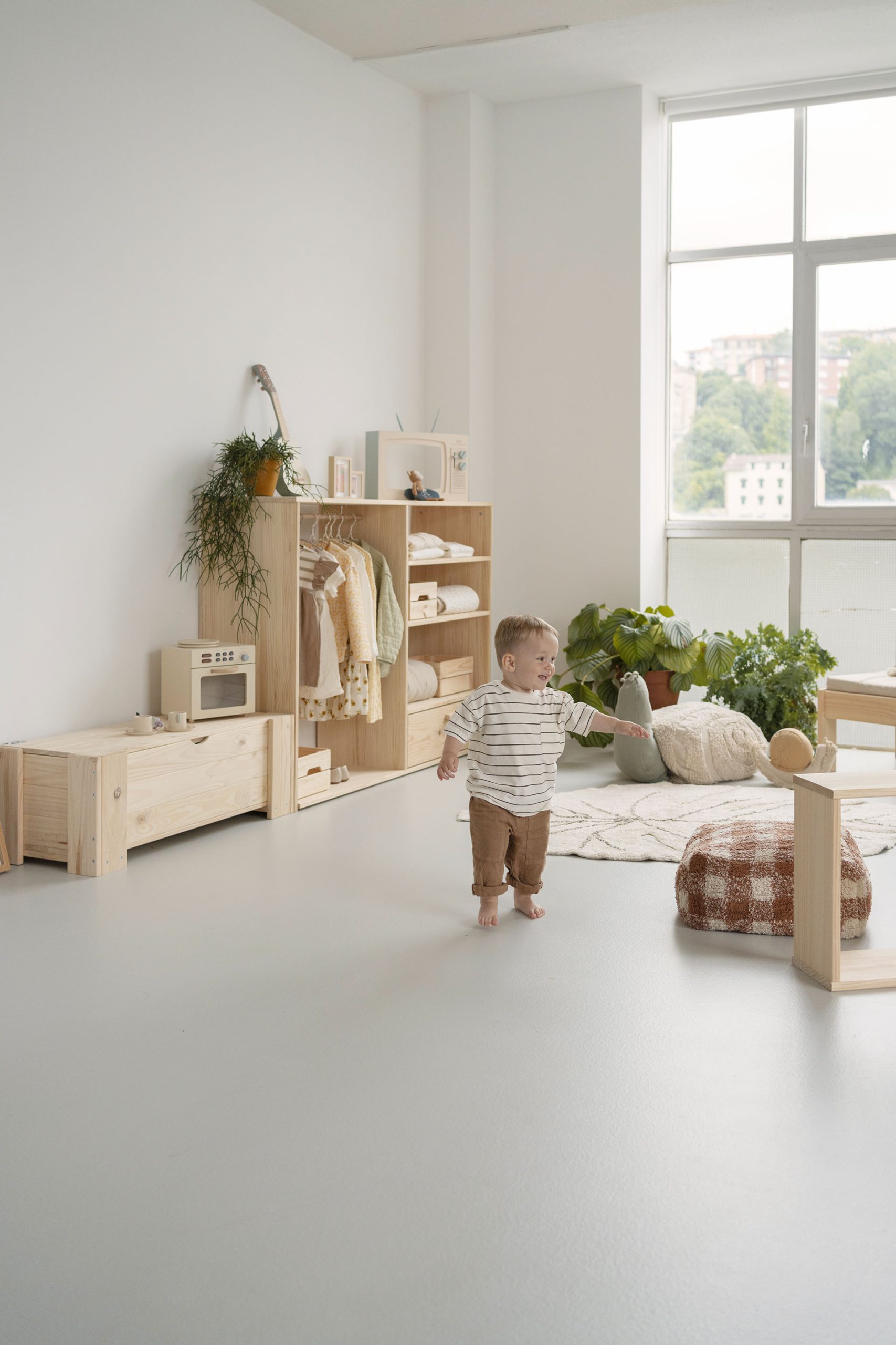 Muebles Montessori de madera natural